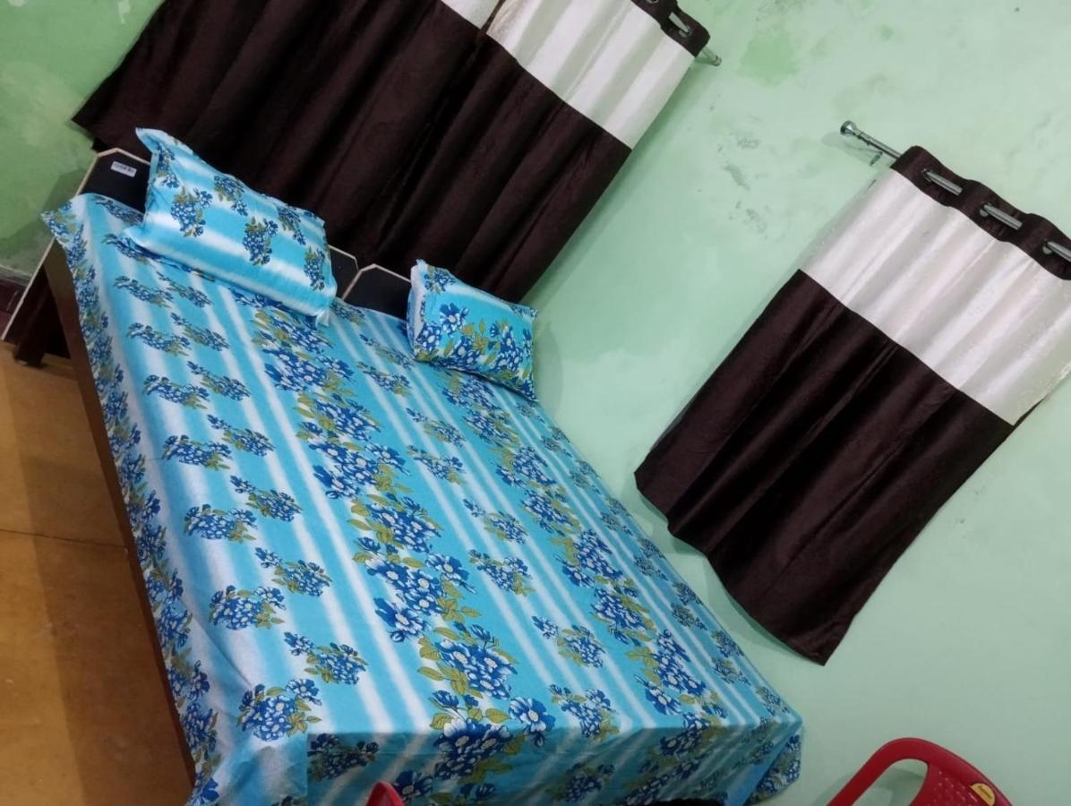 Hotel Anand Lok 3*